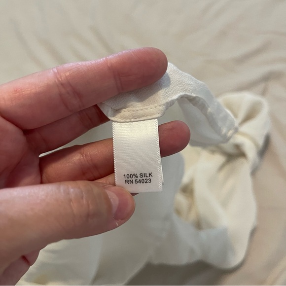 Banana Republic Off-White Silk Blouse Size XS - Picture 6 of 9